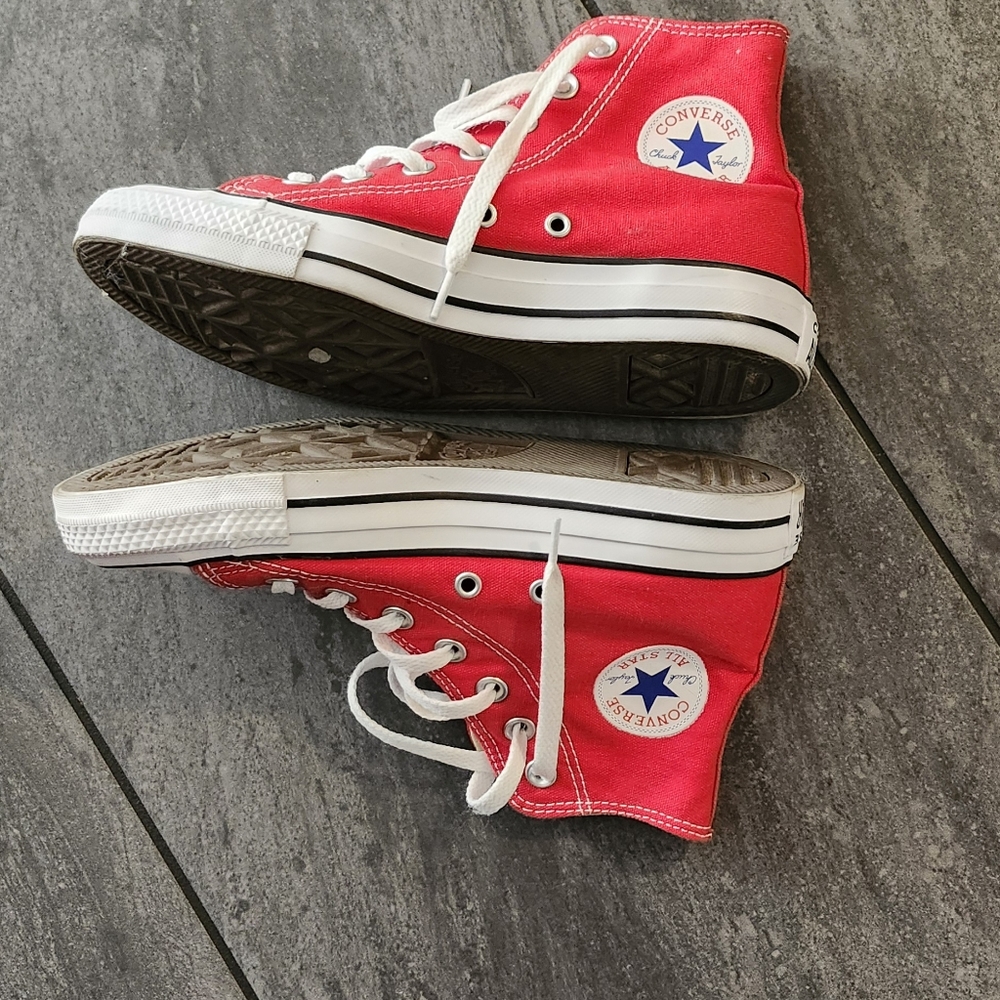 CONVERSE Chuck Taylor High Tops | Red | Men's 4 Women's 6